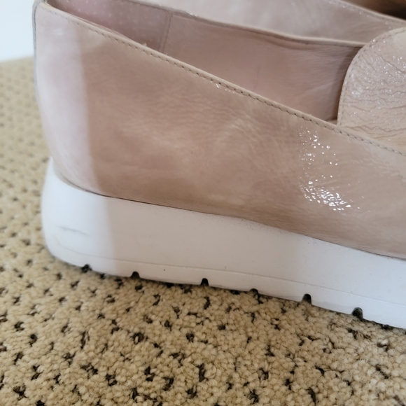 Qonders Cream Patent Platform Loafers with Chain Embellishment, Euro 40 - Picture 3 of 6